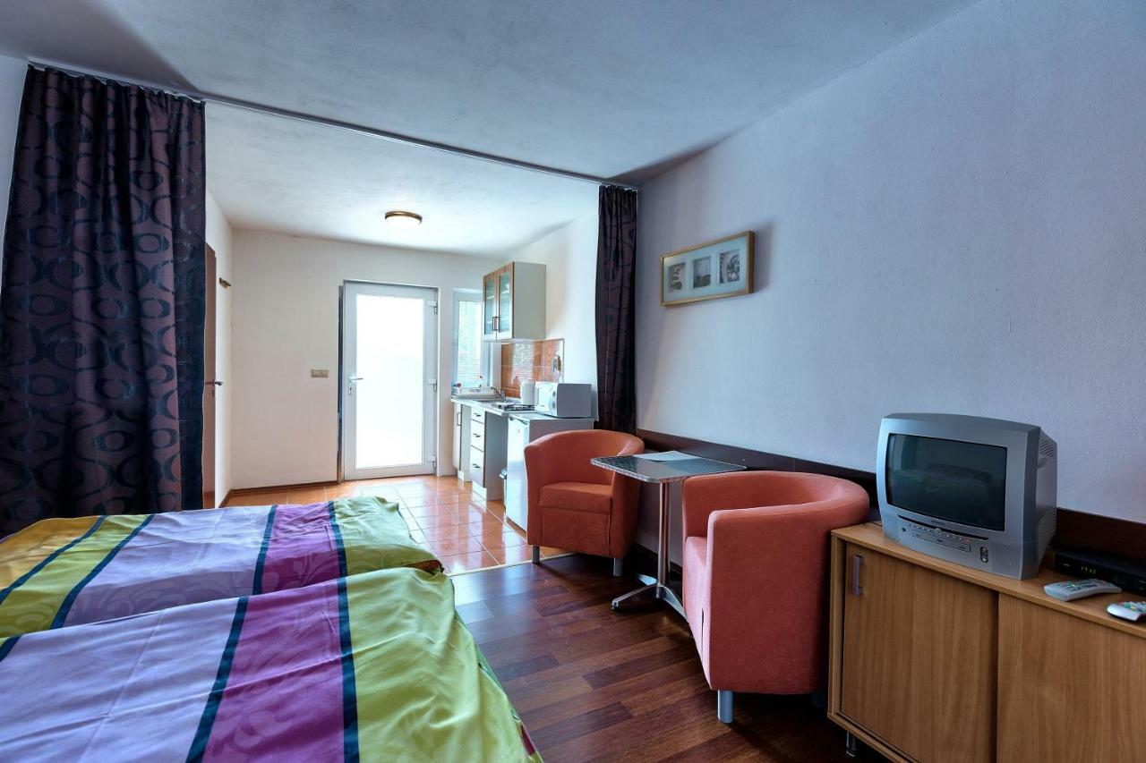 Apartmánový dom RED Hotel Podhájska Esterno foto