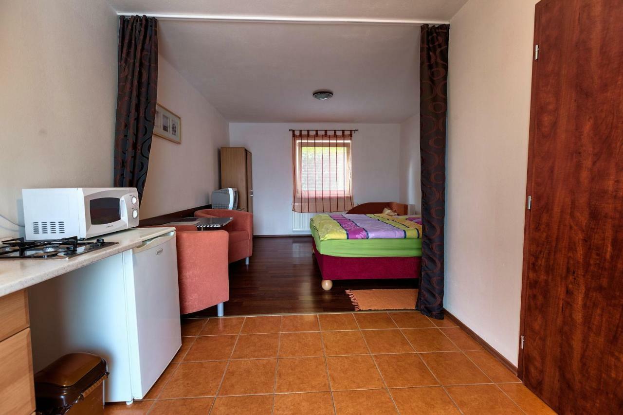 Apartmánový dom RED Hotel Podhájska Esterno foto