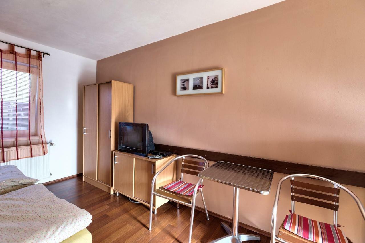 Apartmánový dom RED Hotel Podhájska Esterno foto