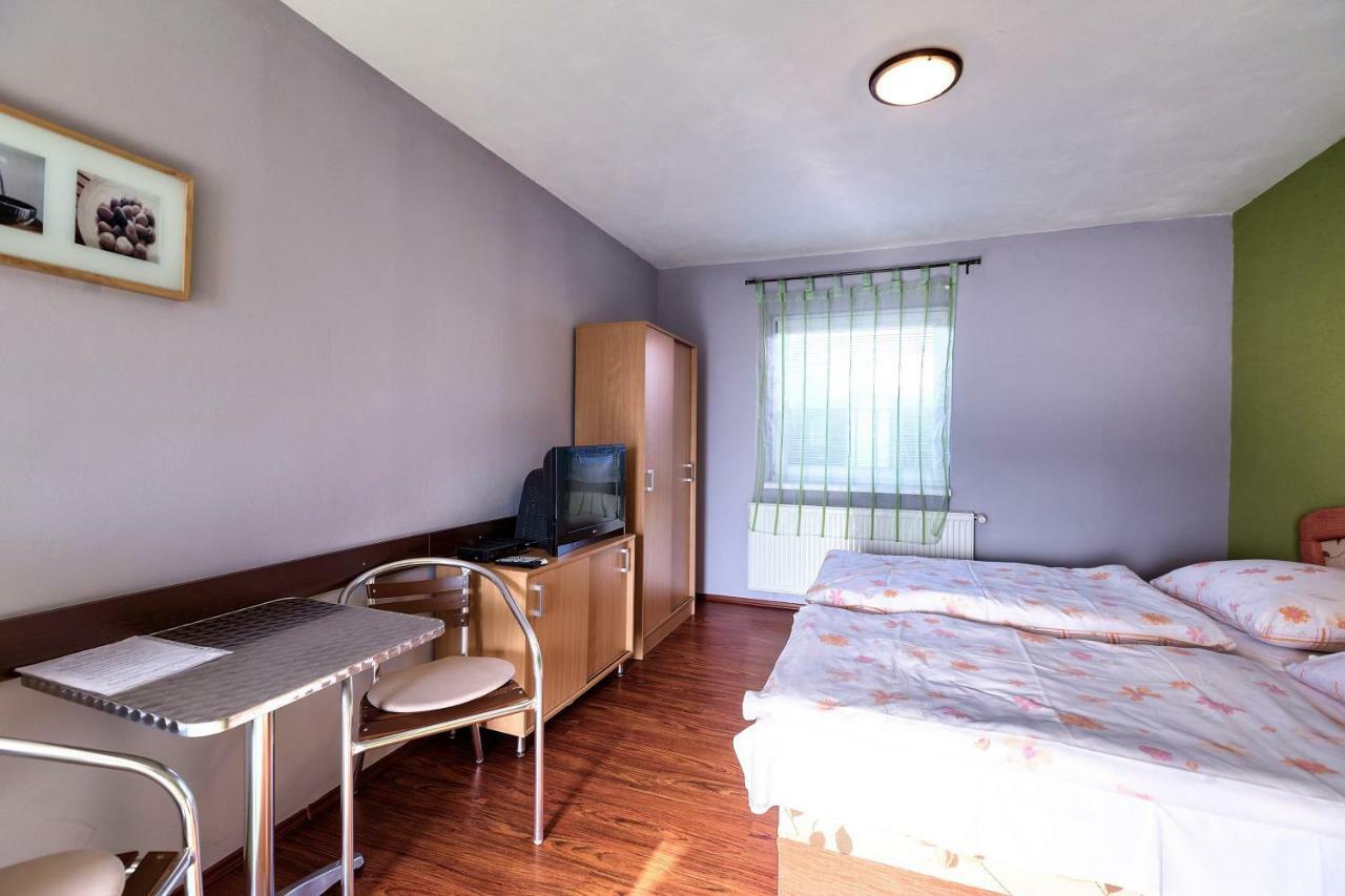 Apartmánový dom RED Hotel Podhájska Esterno foto