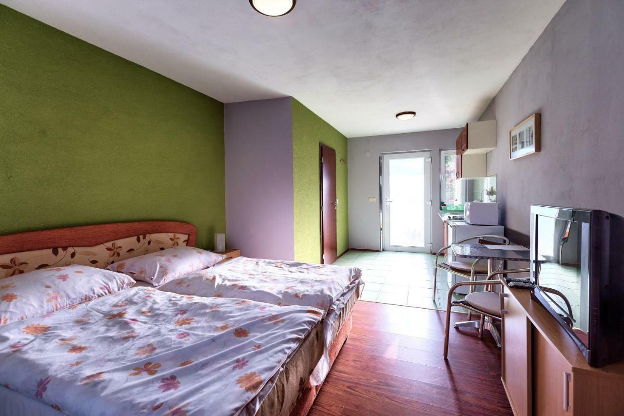 Apartmánový dom RED Hotel Podhájska Esterno foto