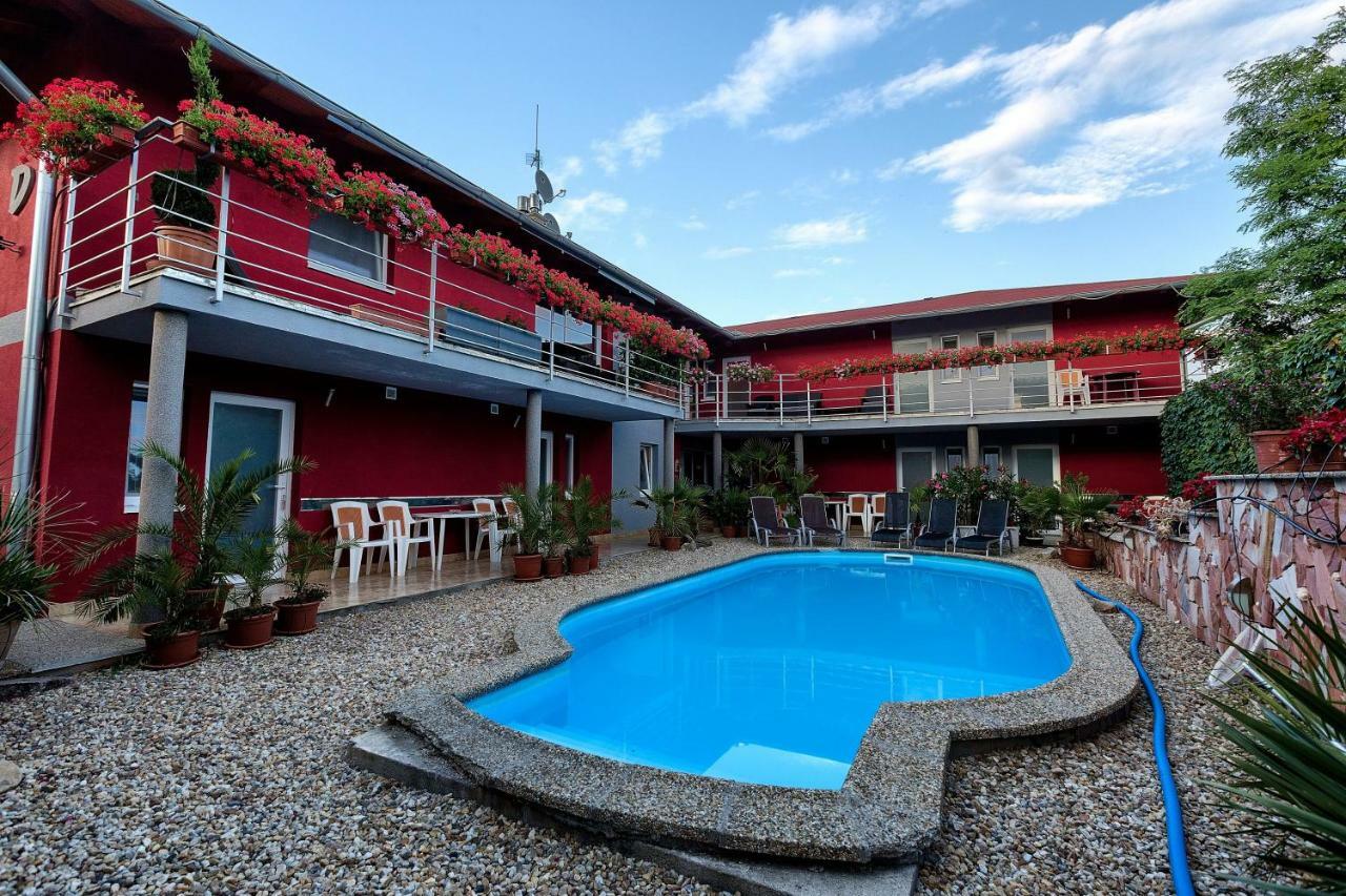 Apartmánový dom RED Hotel Podhájska Esterno foto