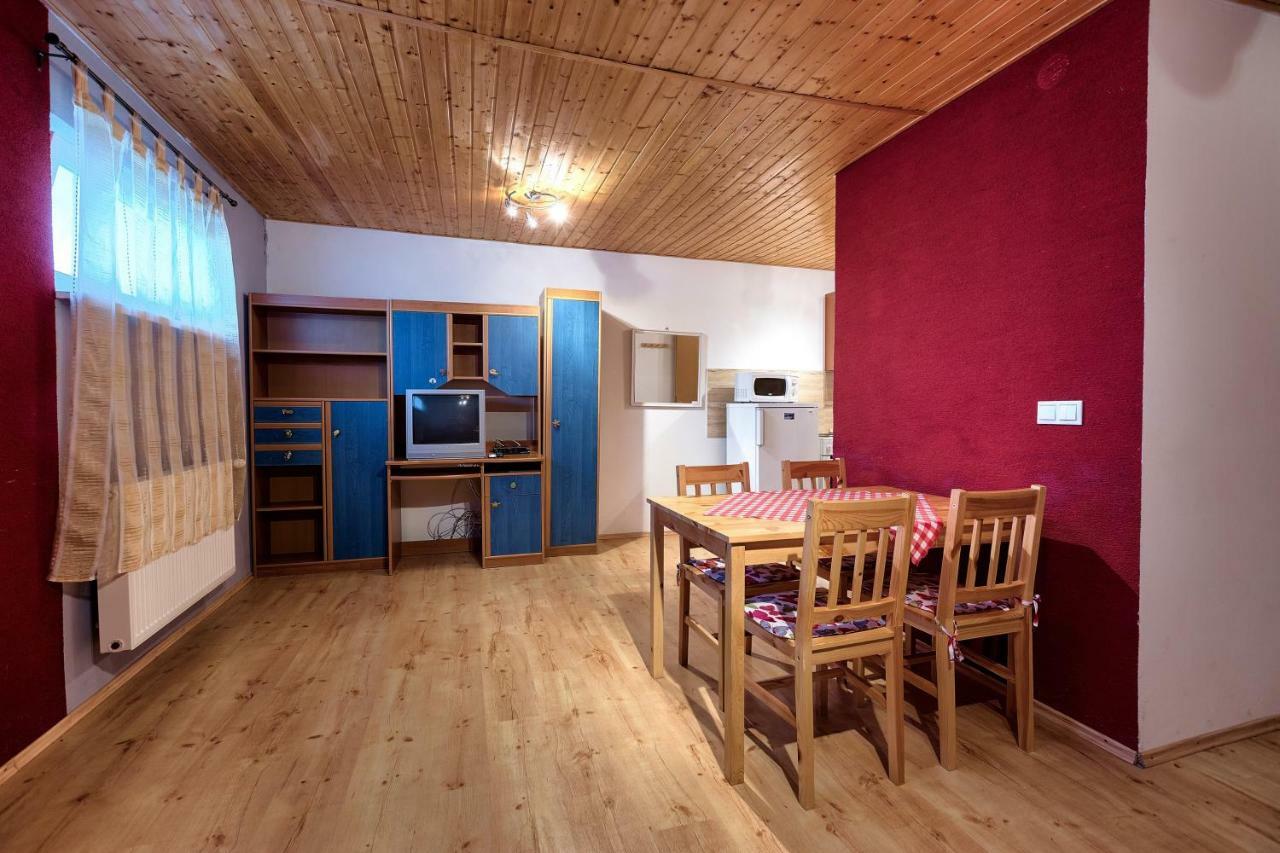 Apartmánový dom RED Hotel Podhájska Esterno foto