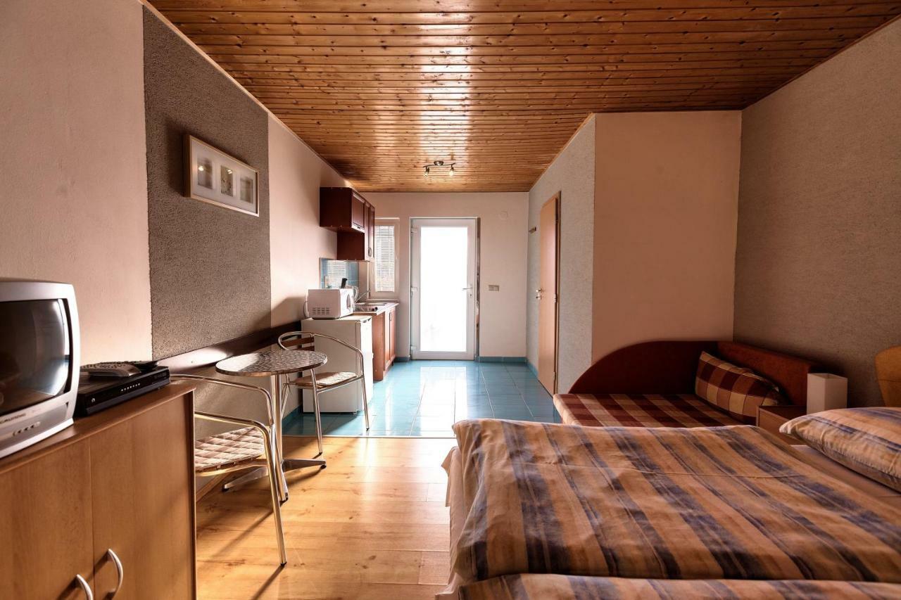 Apartmánový dom RED Hotel Podhájska Esterno foto
