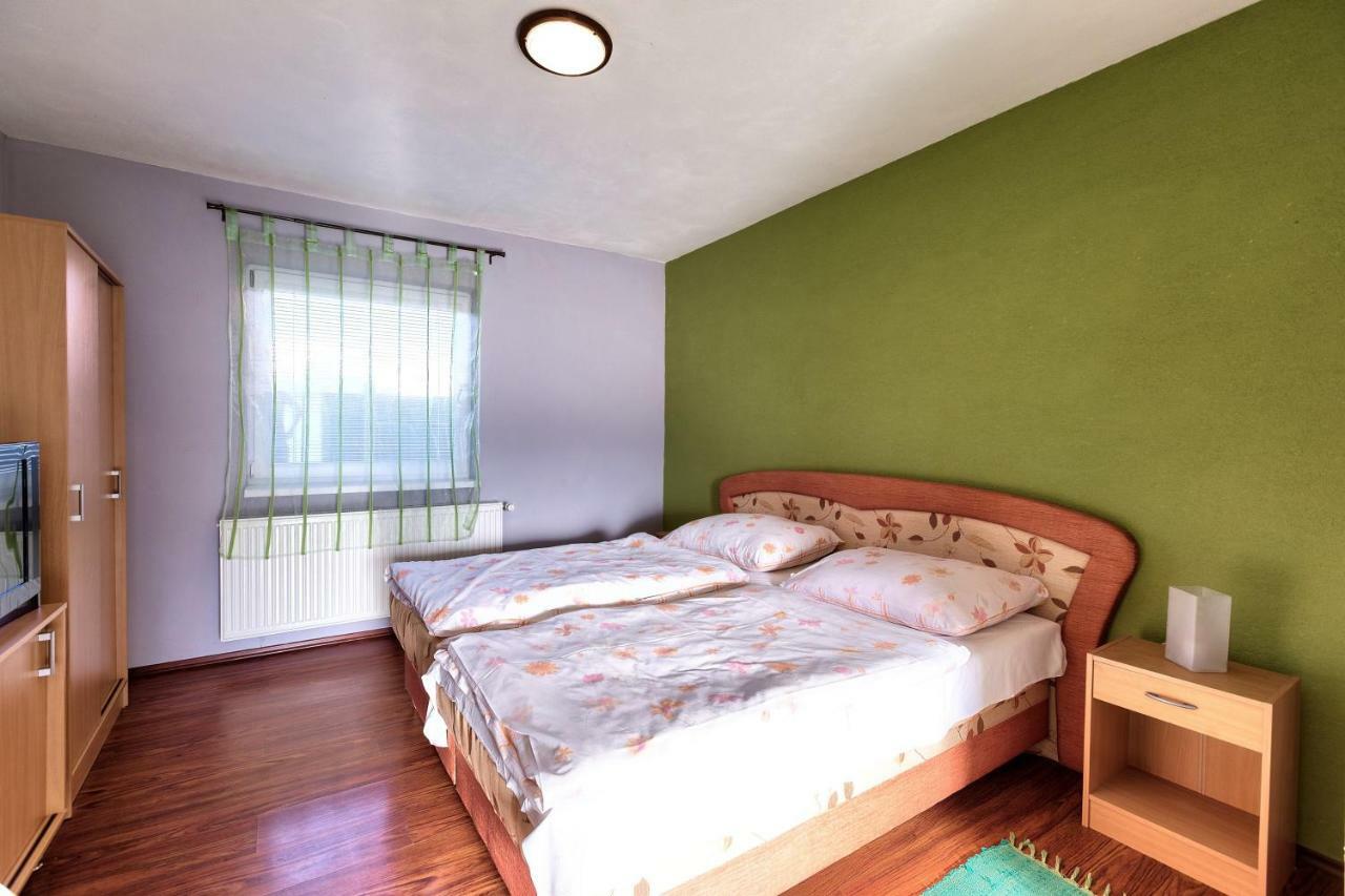 Apartmánový dom RED Hotel Podhájska Esterno foto