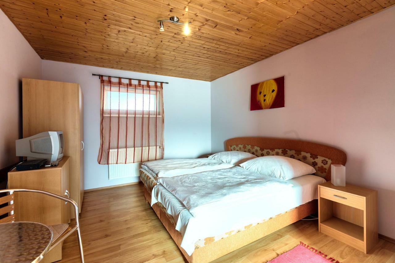 Apartmánový dom RED Hotel Podhájska Esterno foto