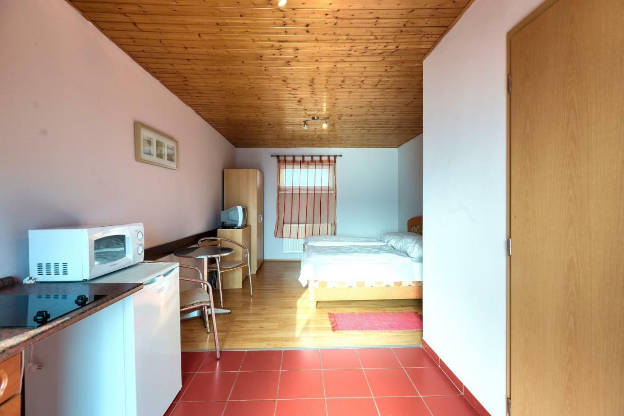 Apartmánový dom RED Hotel Podhájska Esterno foto