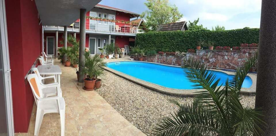 Apartmánový dom RED Hotel Podhájska Esterno foto