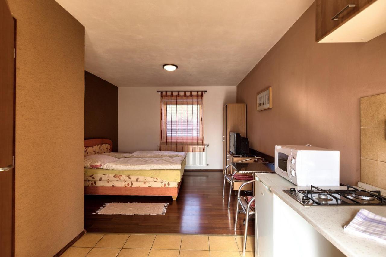 Apartmánový dom RED Hotel Podhájska Esterno foto