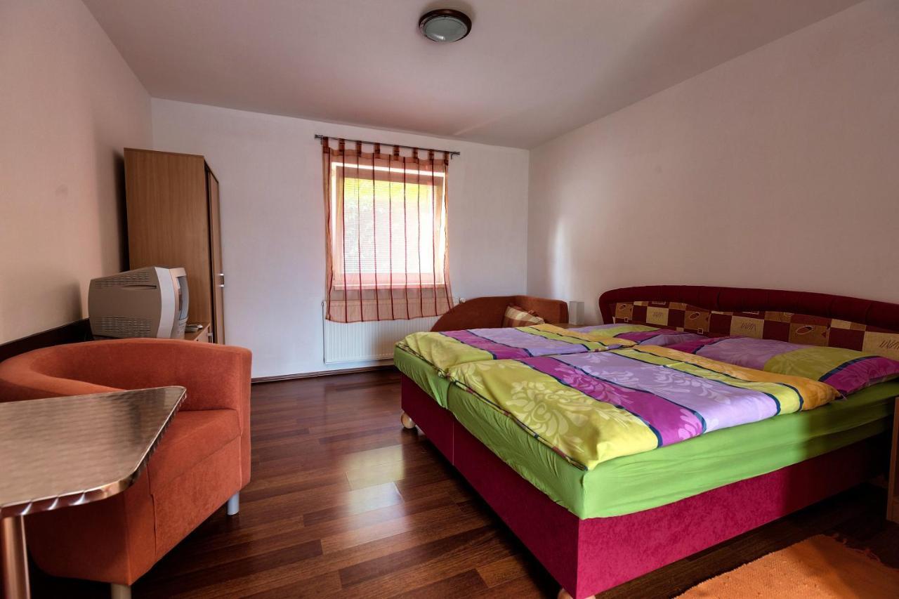 Apartmánový dom RED Hotel Podhájska Esterno foto